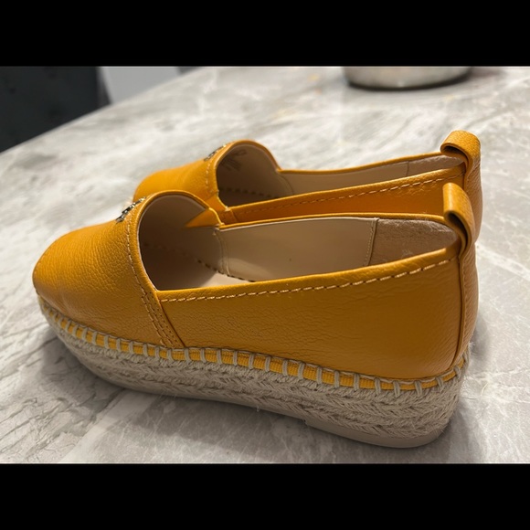 Dkny shoes - Picture 1 of 3